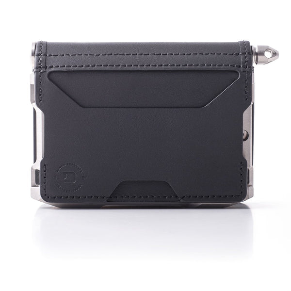 A10 アダプト チタニウム バイフォルド ペンウォレット