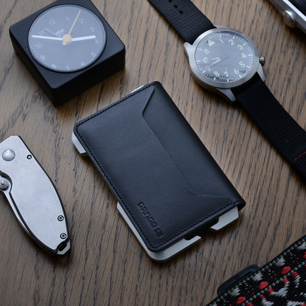 D01ダッパーバイフォルドウォレット