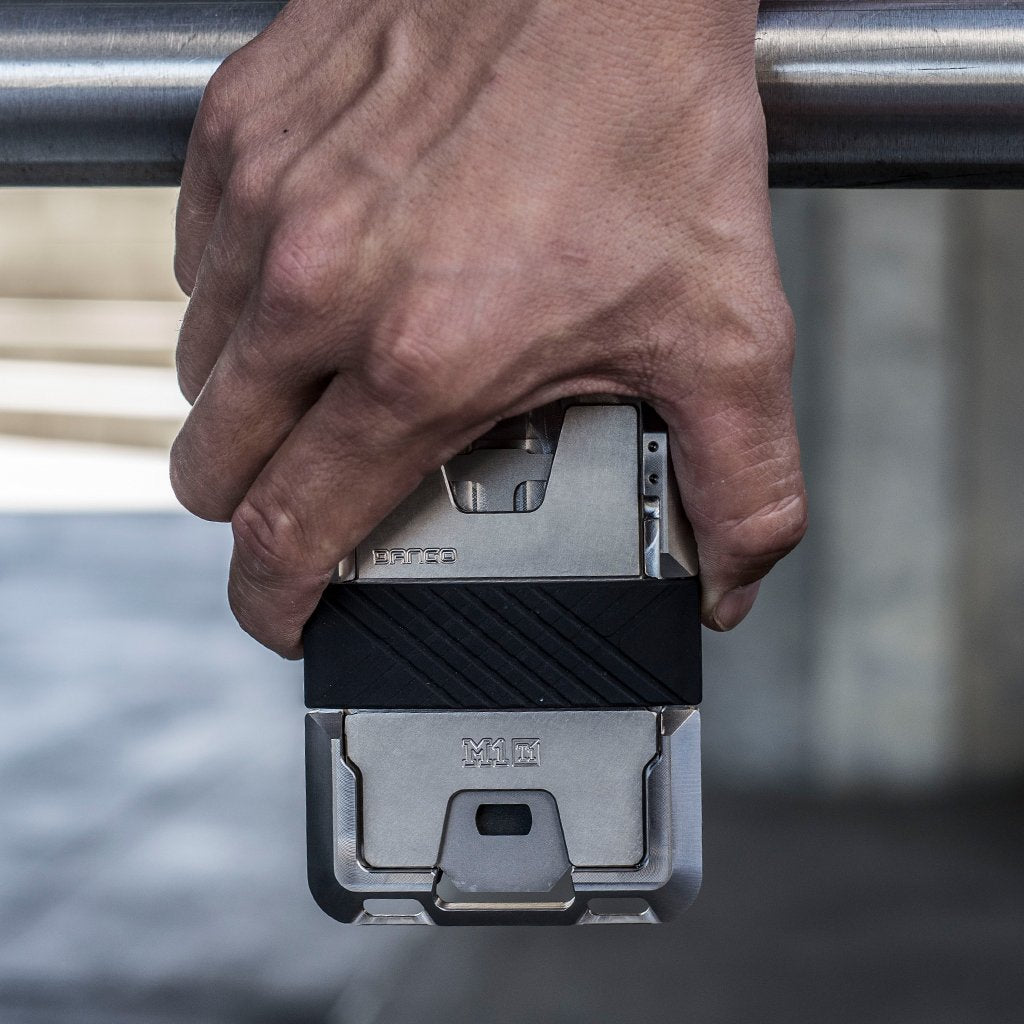 M1 チタニウム マーベリック タクティカルウォレット