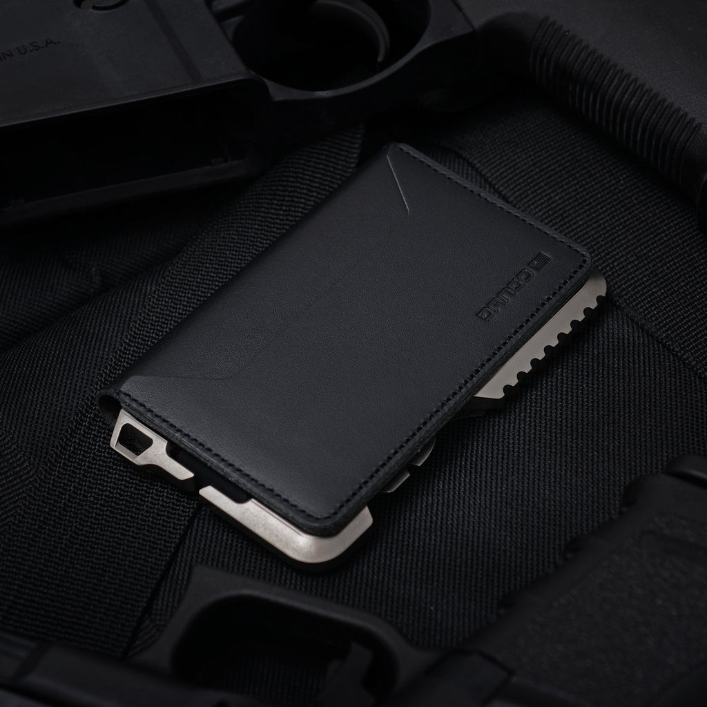 T02 チタニウム タクティカル バイフォルドウォレット